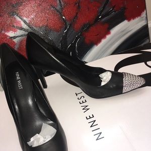 Nine West Black Pumps